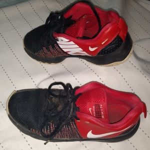 Nike hustle quick shoes